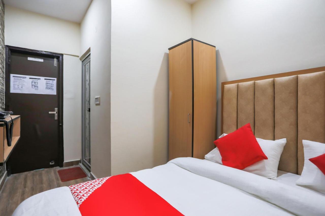 Oyo Flagship 7705 The Sky Residency 3* New Delhi