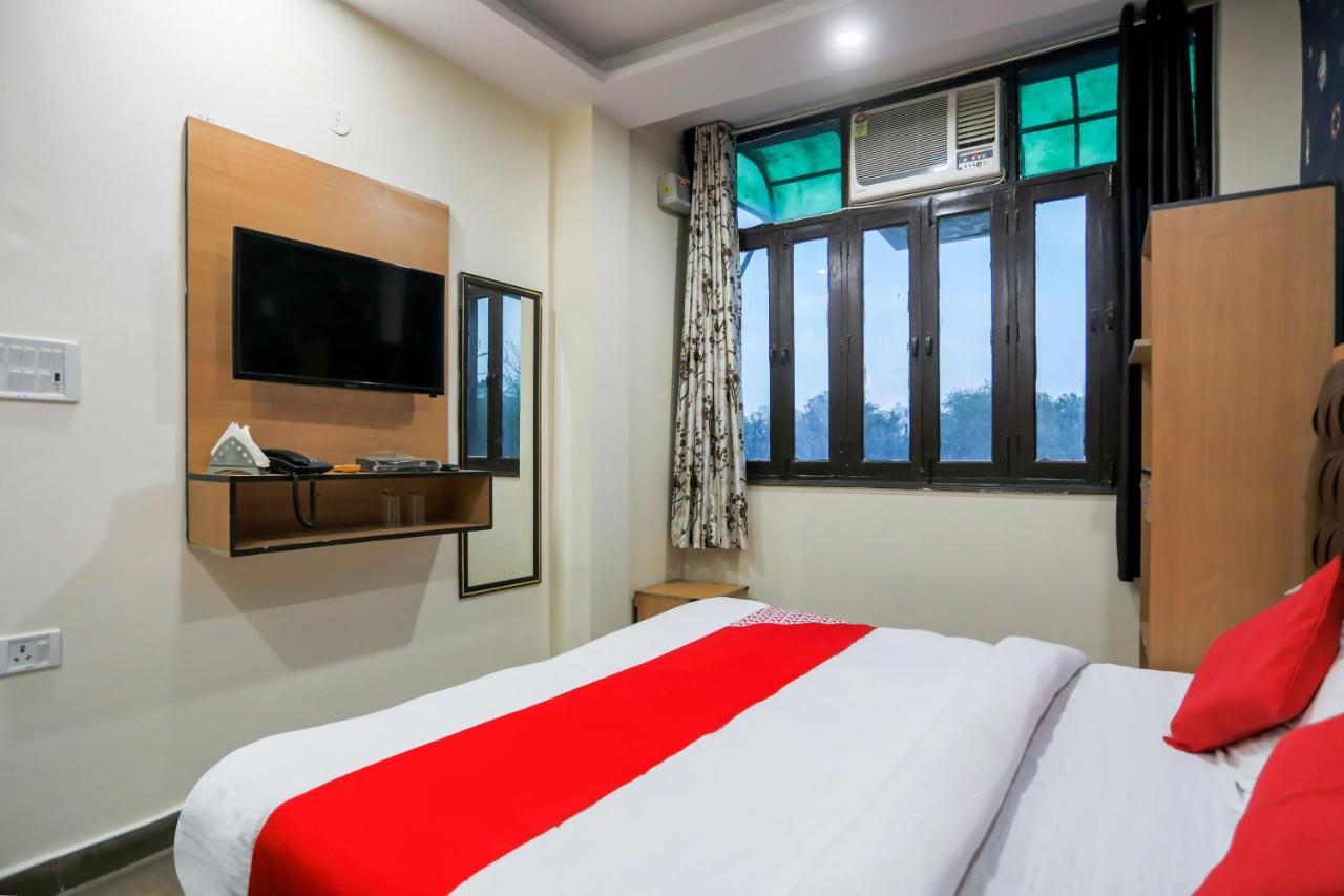 Oyo Flagship 7705 The Sky Residency 3*
