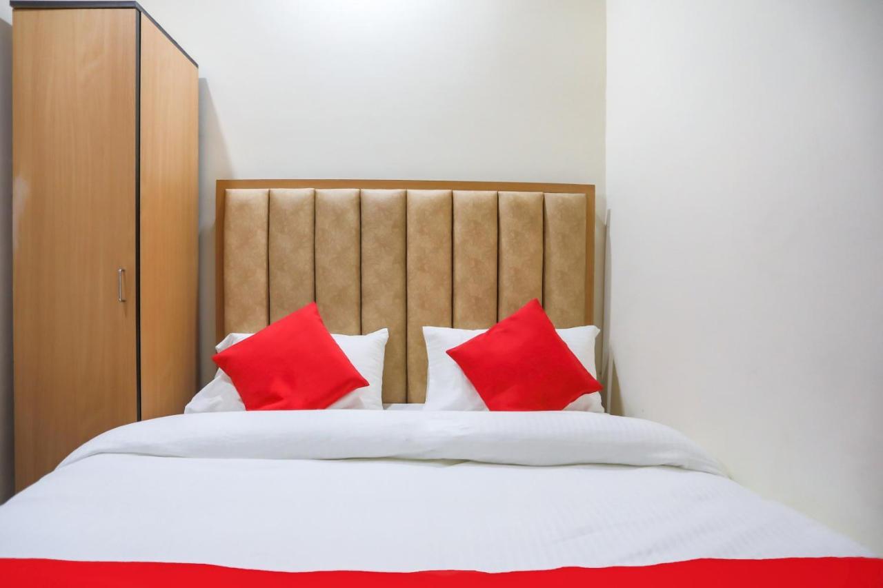 Oyo Flagship 7705 The Sky Residency New Delhi