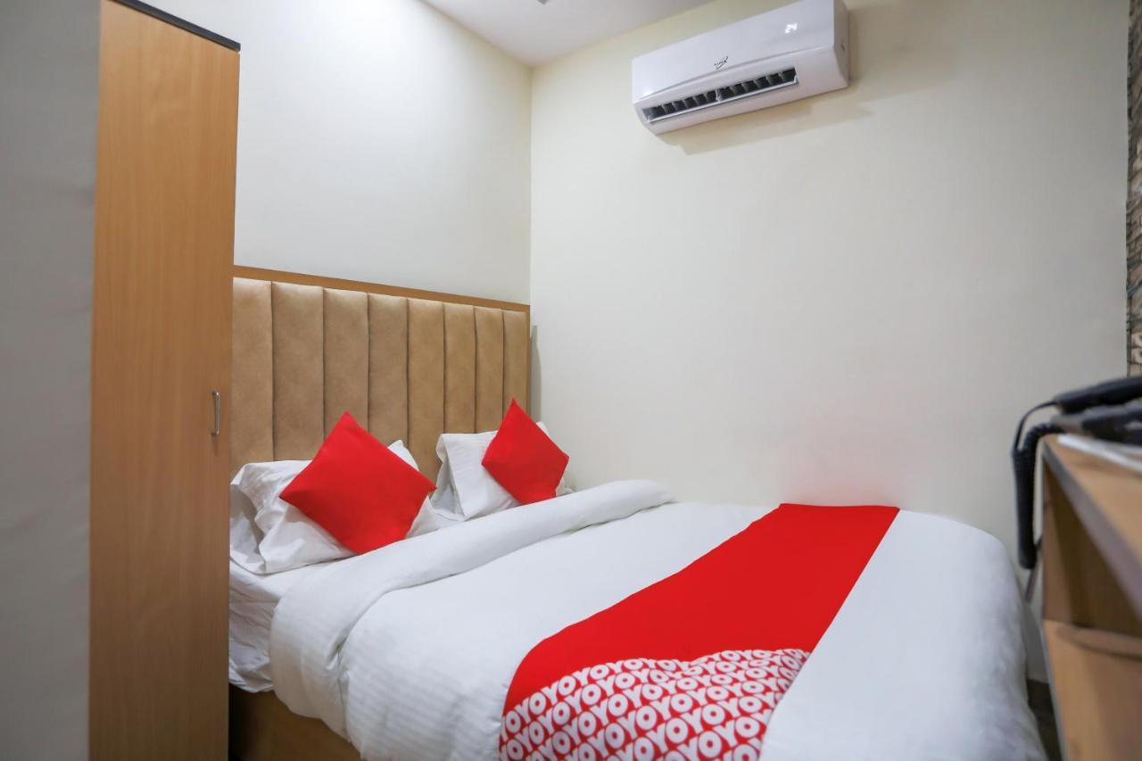 Oyo Flagship 7705 The Sky Residency 3* New Delhi