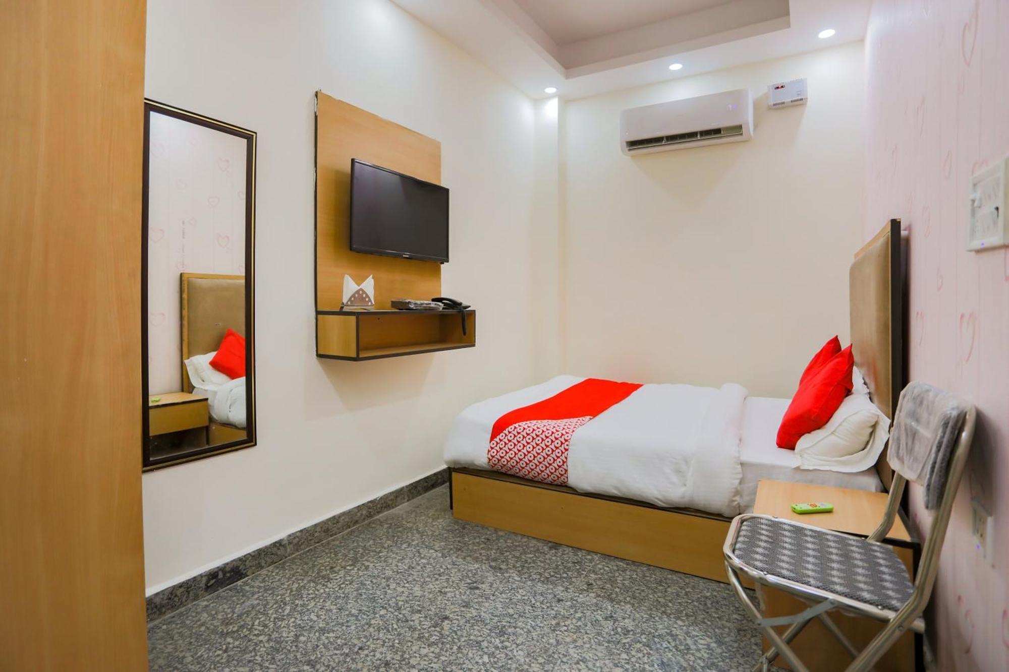 Oyo Flagship 7705 The Sky Residency Hotel