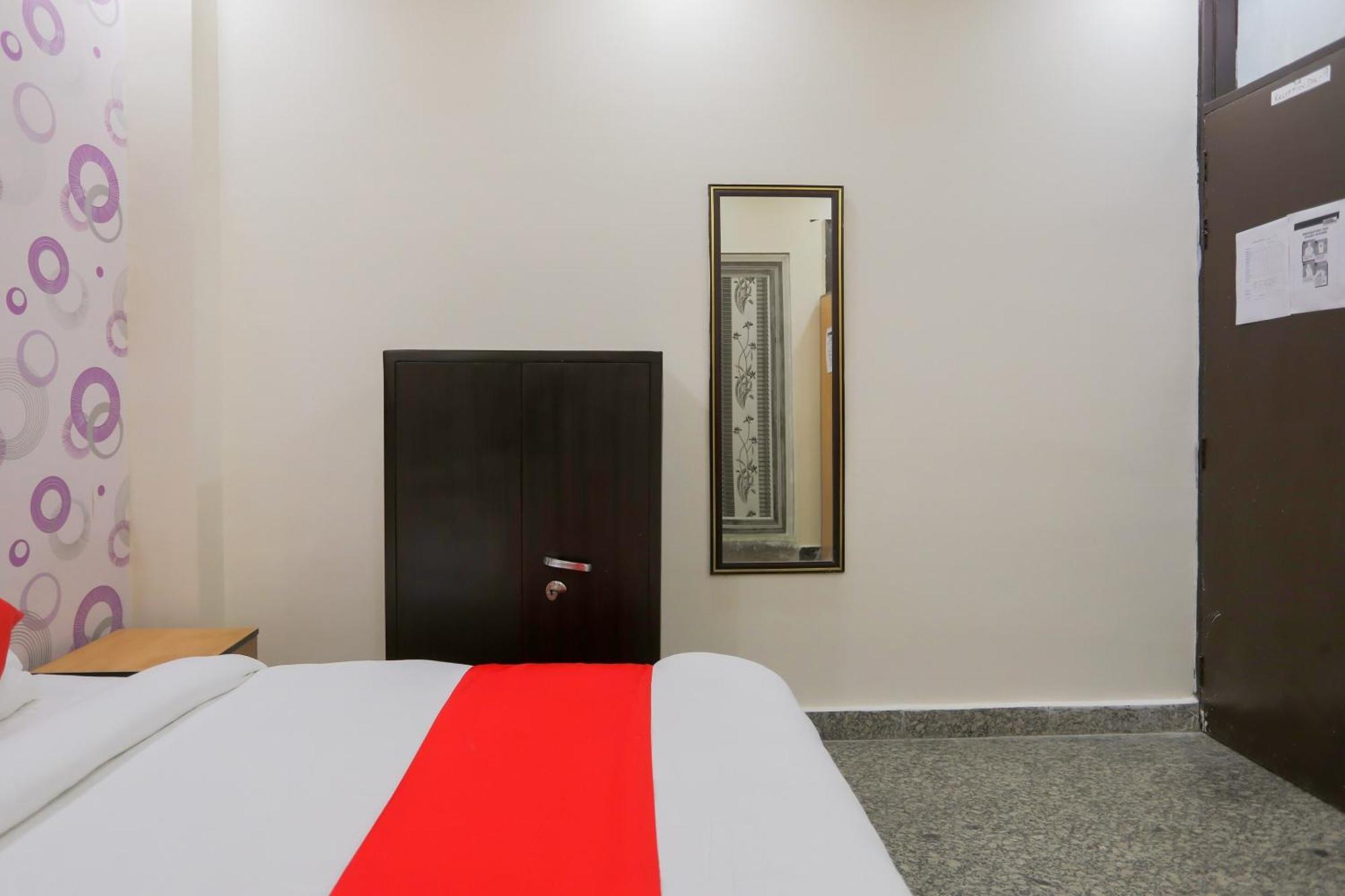 Oyo Flagship 7705 The Sky Residency Hotel New Delhi